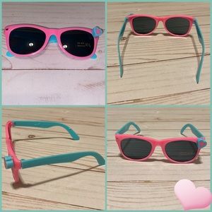 Little girls pink/seafoam heart sunglasses